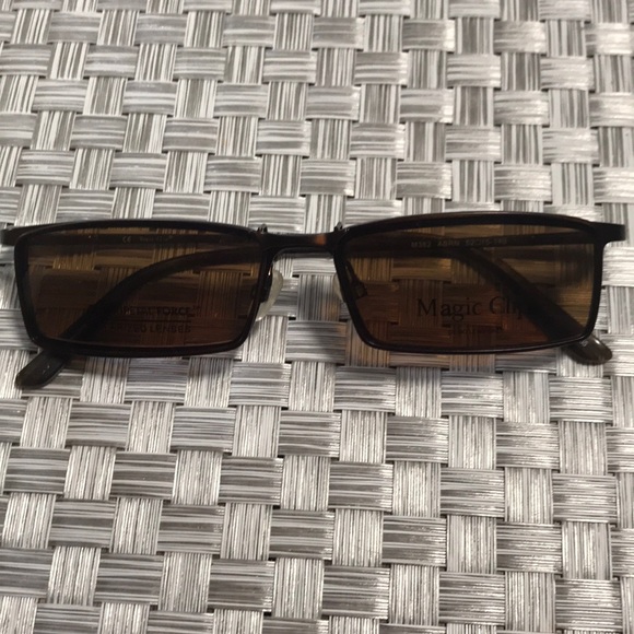 Magic Clip Polarized lenses and Frame - Picture 7 of 8